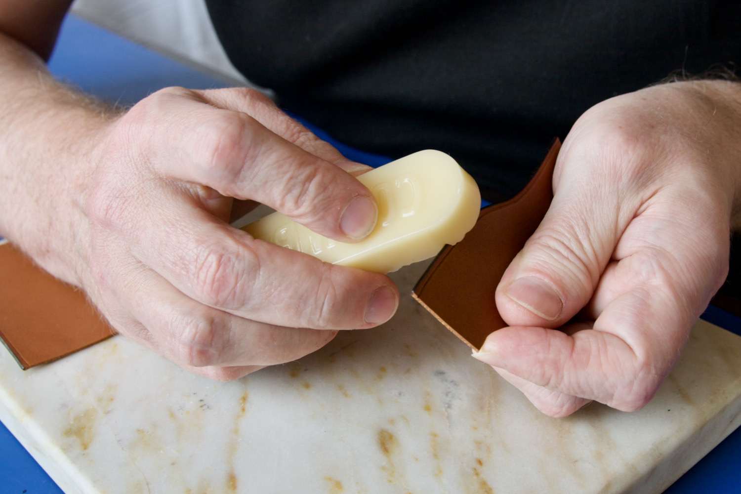 leather craftsman edge waxing